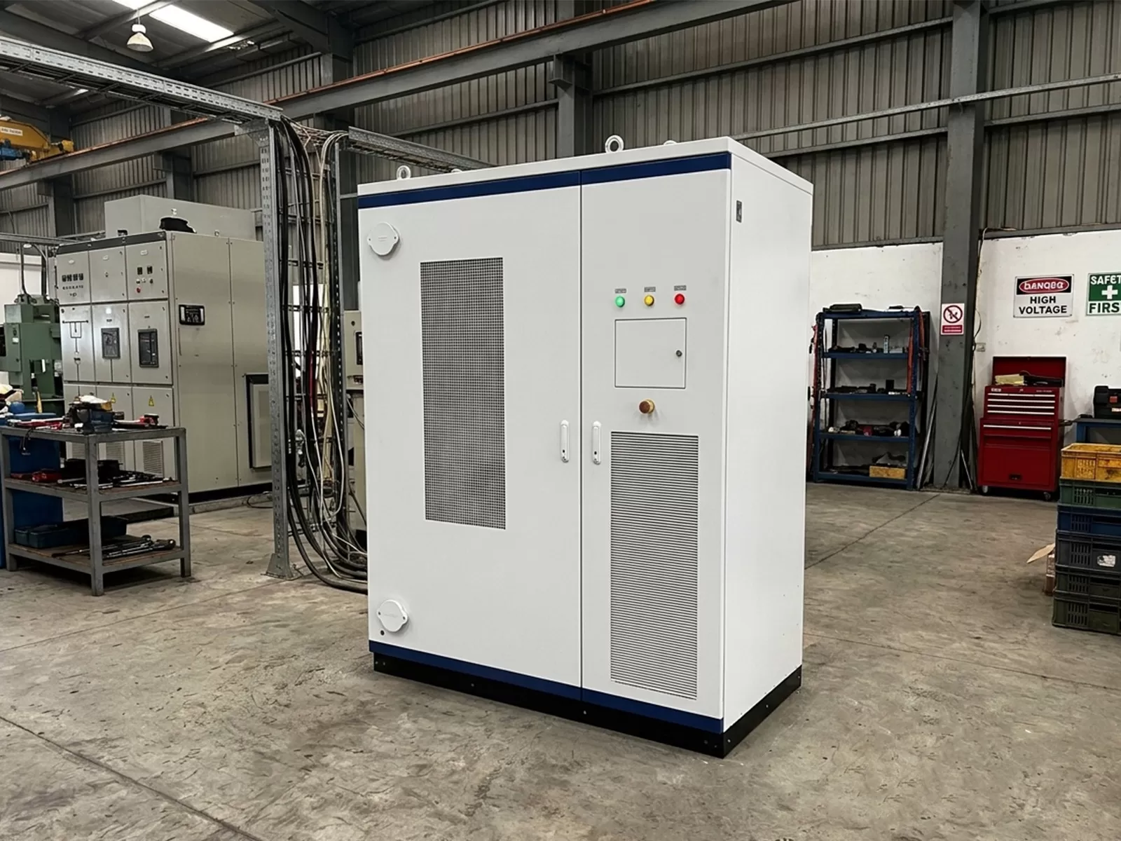 How to Select PV-ESS Hybrid Cabinet? 